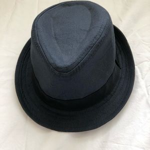 Children’s Place boy’s hat size 4-6